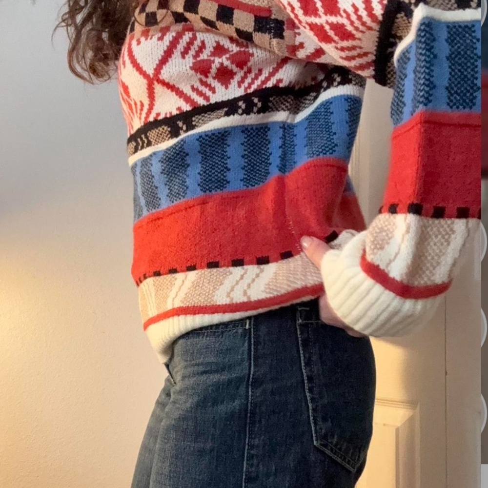 Cozy Multicolor Patterned Sweater - image 2